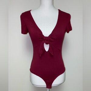 Rue 21 burgundy pink keyhole tie front short sleeve bodysuit top size medium